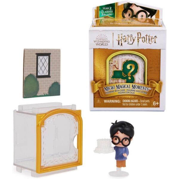 Harry Potter Confezione a Sorpresa Micro Magical Moments 2° Anno con Personaggio e teca espositiva